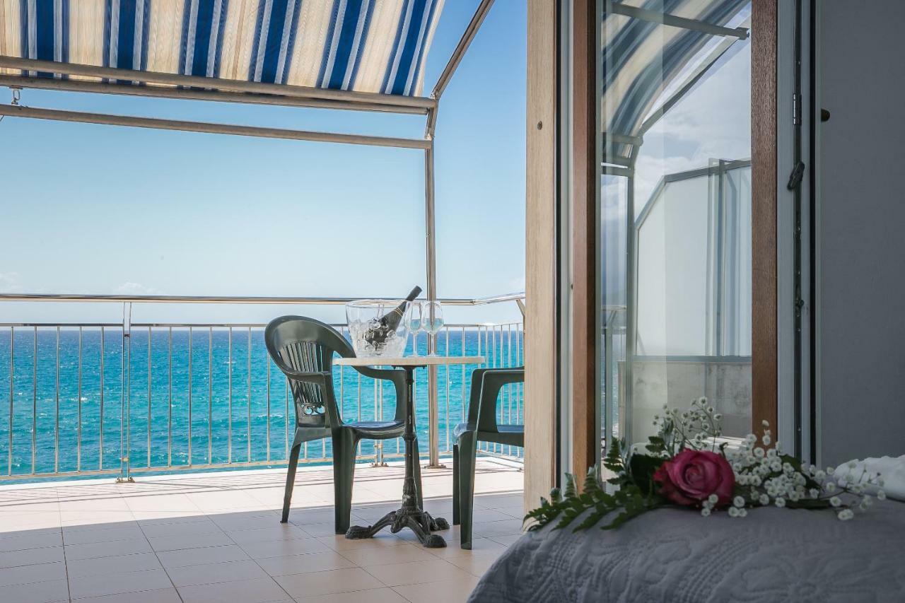 Hotel La Perla ヴィッランマレ エクステリア 写真
